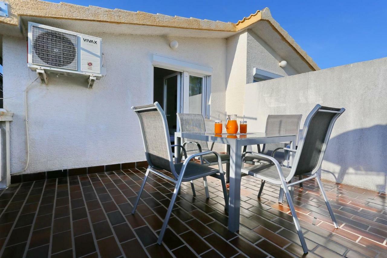 Apartments Golub Nin Exterior photo